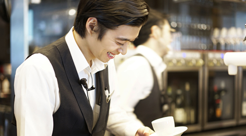 サービス・正社員 内藤 鷹之介